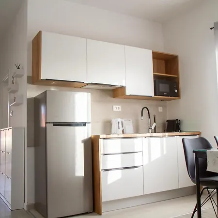 Seaside Gateway * Kastela